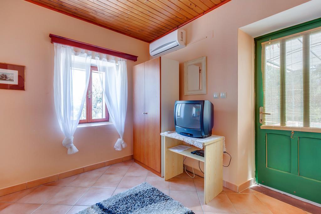 וולי לוסיניי Apartments Josip & Maria מראה חיצוני תמונה