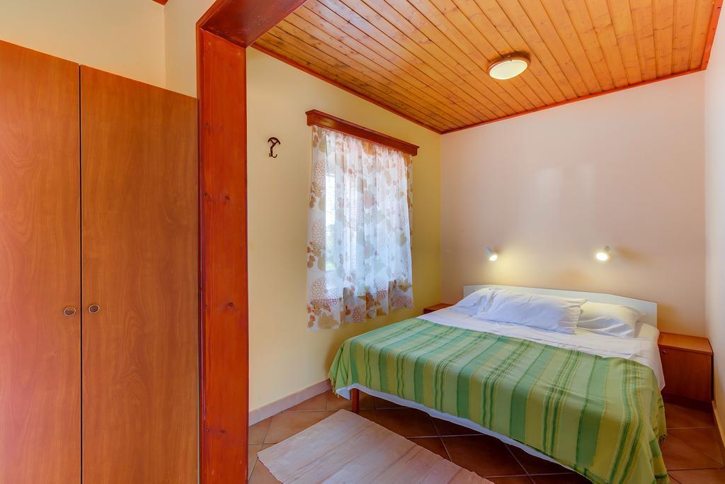 וולי לוסיניי Apartments Josip & Maria מראה חיצוני תמונה