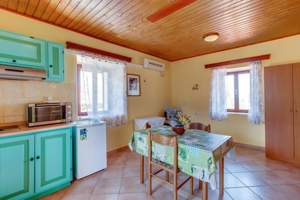 וולי לוסיניי Apartments Josip & Maria מראה חיצוני תמונה